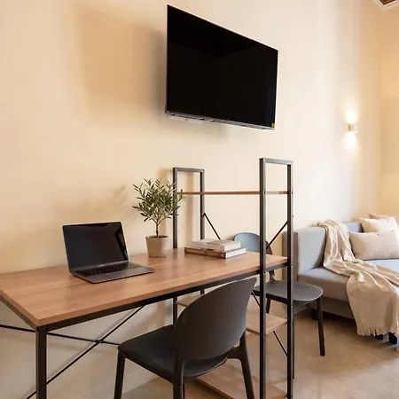 Hub 5 Aparthotel 3*